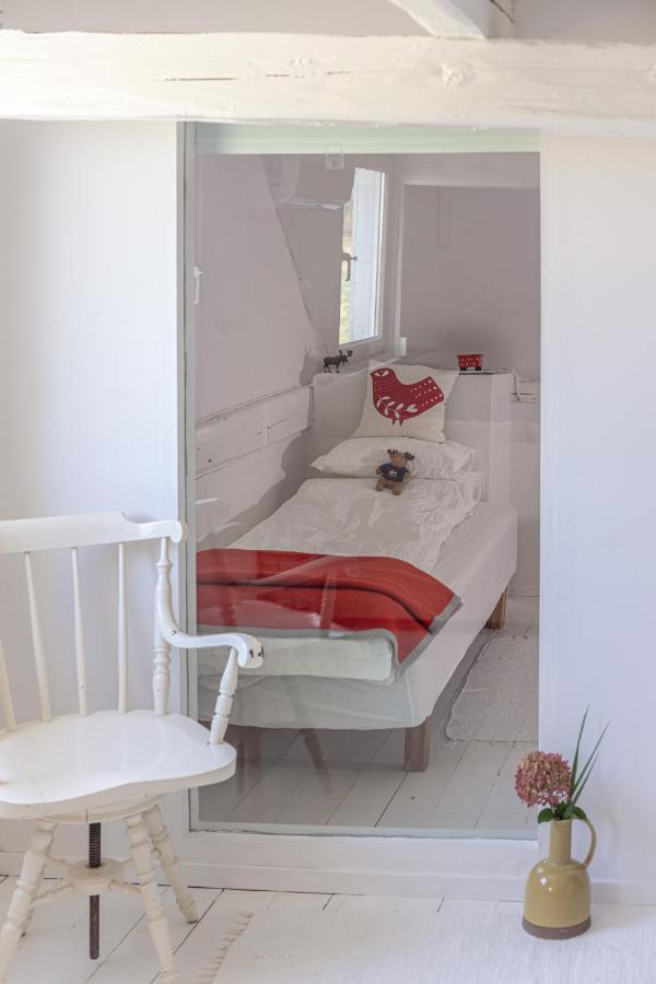 Red Bird Farm Bed and Breakfast Ystad Εξωτερικό φωτογραφία