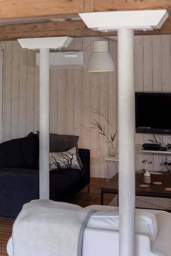 Red Bird Farm Bed and Breakfast Ystad Εξωτερικό φωτογραφία