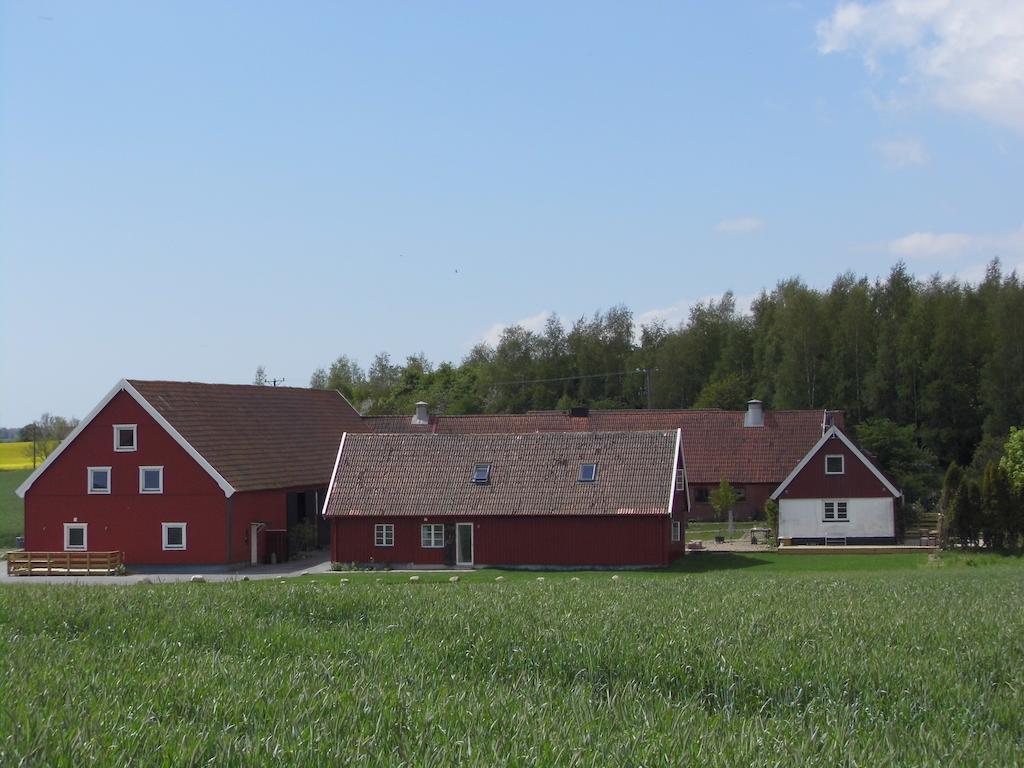 Red Bird Farm Bed and Breakfast Ystad Εξωτερικό φωτογραφία