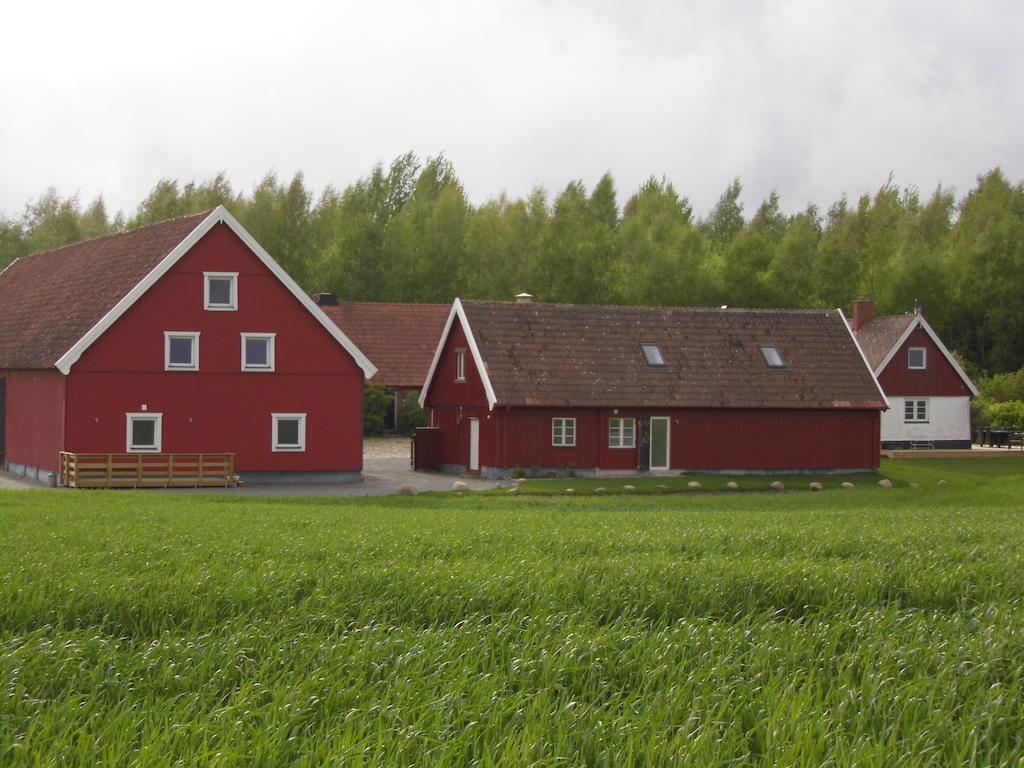 Red Bird Farm Bed and Breakfast Ystad Εξωτερικό φωτογραφία