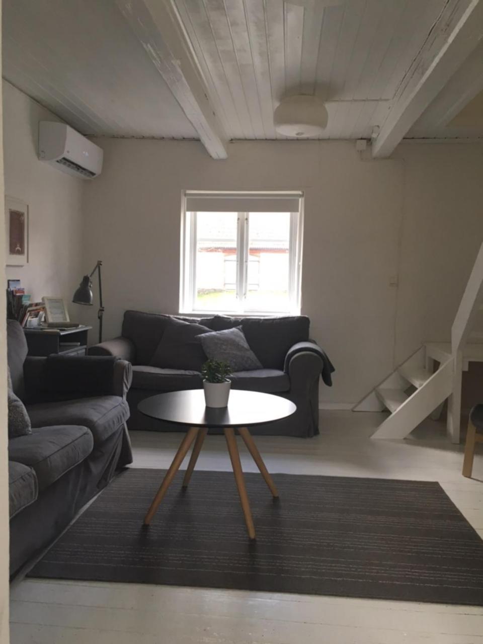 Red Bird Farm Bed and Breakfast Ystad Εξωτερικό φωτογραφία